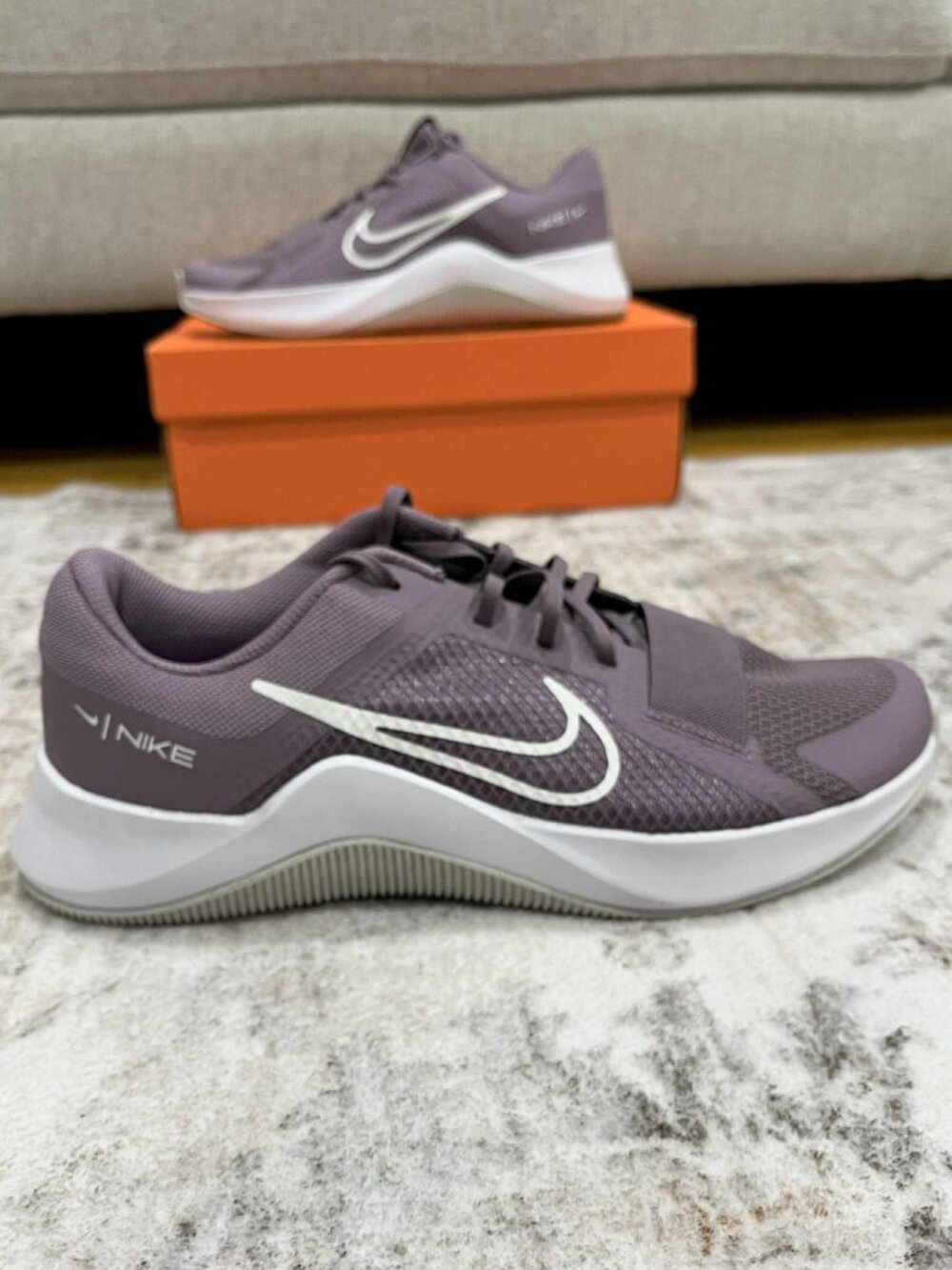NWT Womens Nike Shoes Size 6